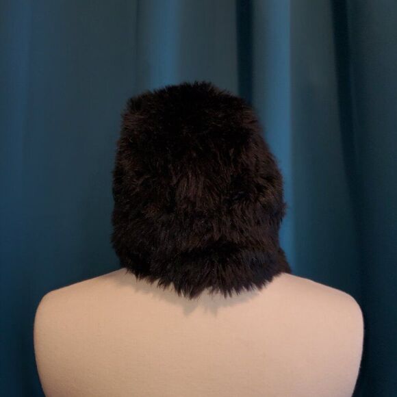 Faux fur Bougie Black Trapper Hat w/pom pom's  Warm & cozy! - Picture 3 of 8